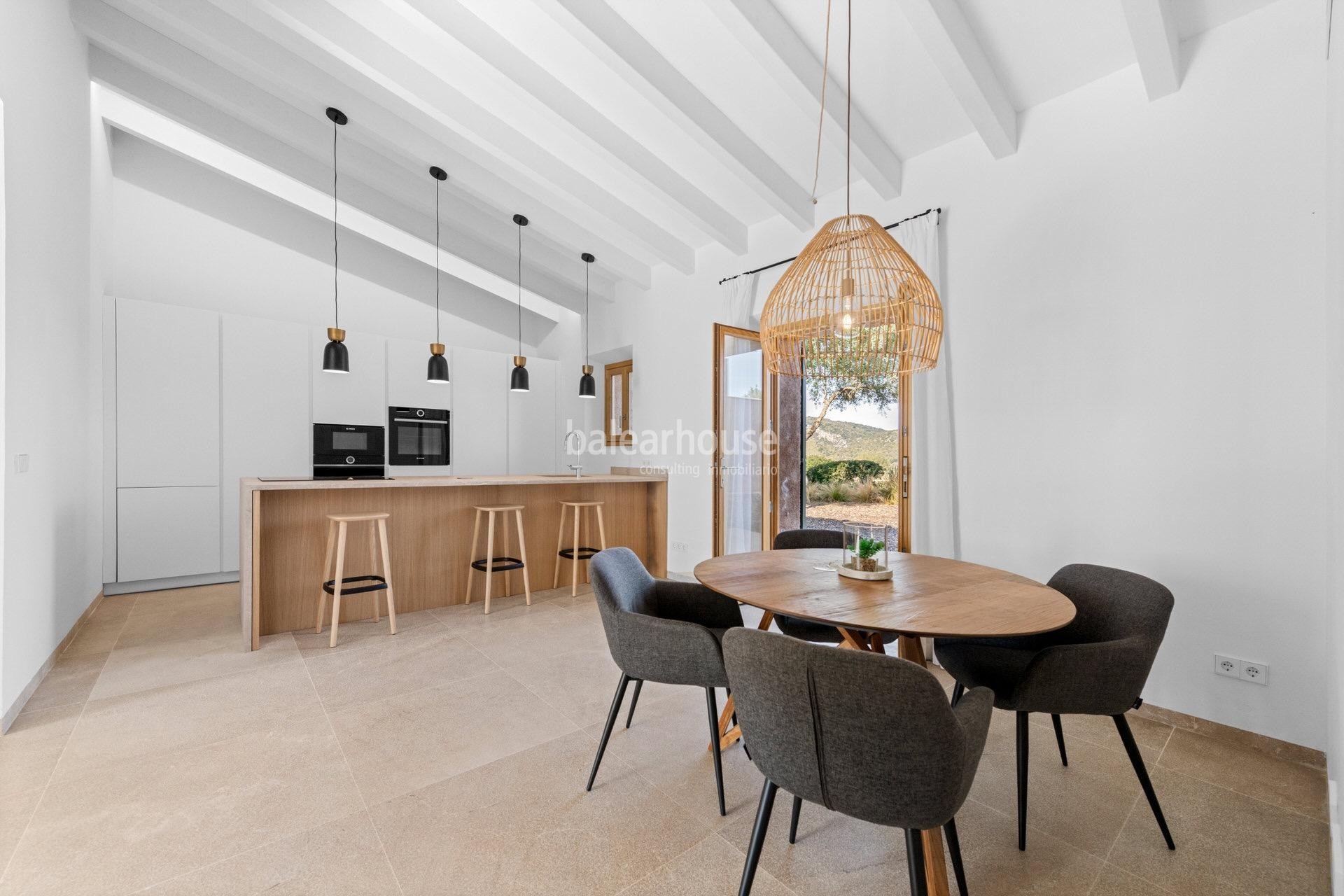 An exclusive estate near beautiful coves, surrounded by silence and nature