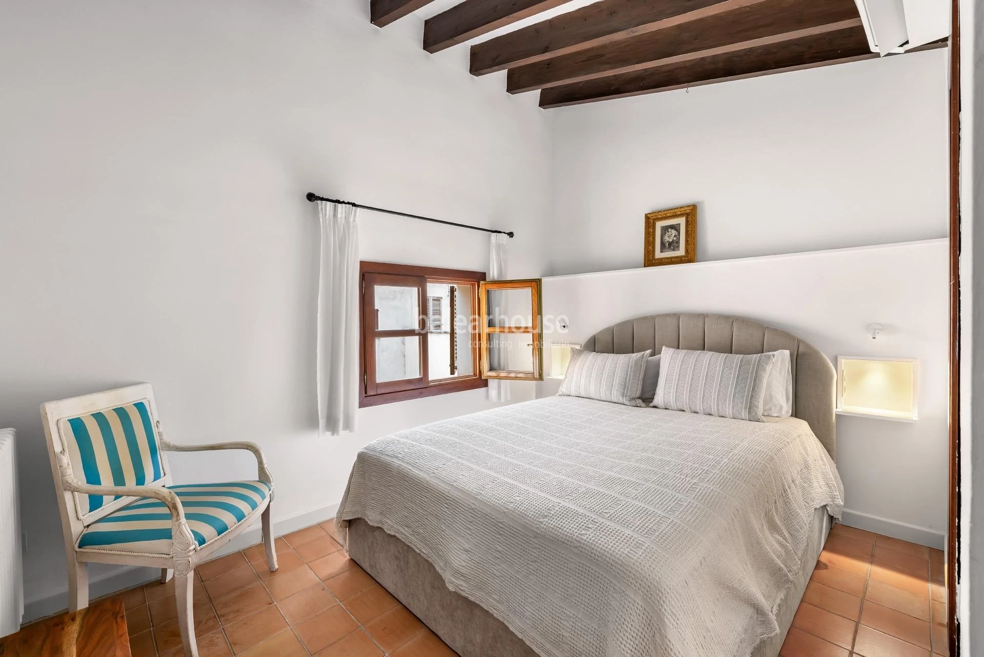 Arquitectura tradicional y diseño en una casa única en el centro histórico de Palma
