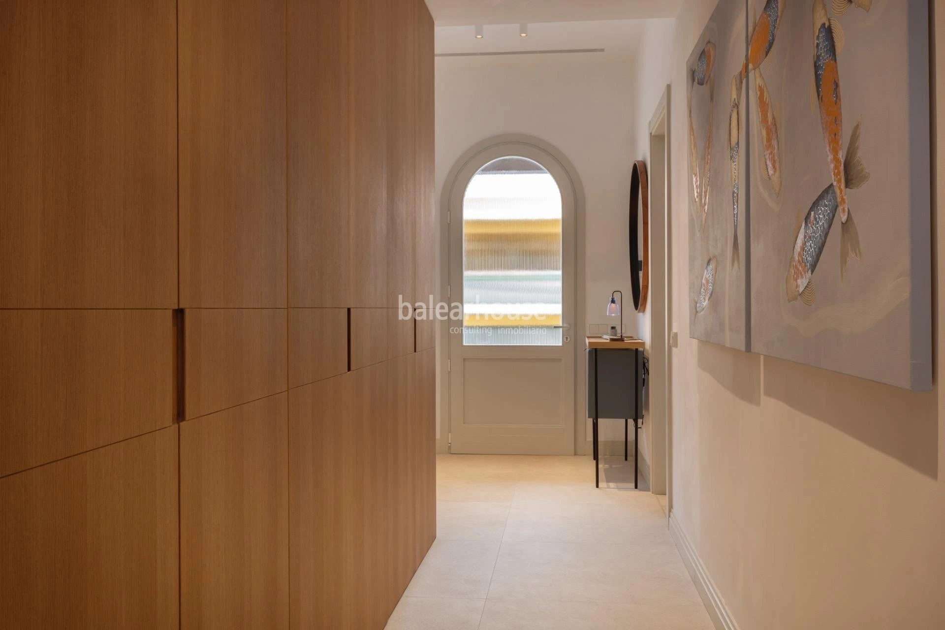 Casa mediterránea completamente reformada con gran terraza junto al mar en la playa de Palma