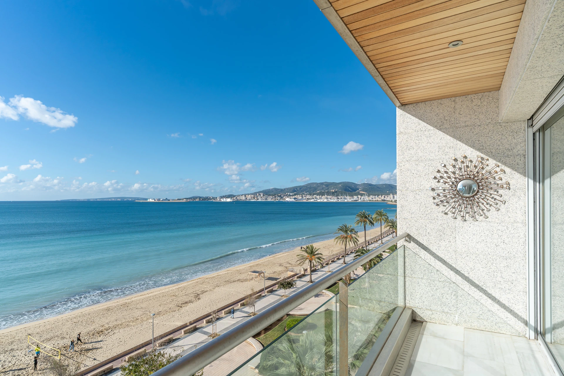 Vistas espectaculares y únicas al mar y a toda la bahía de Palma desde este gran piso en el Portixol