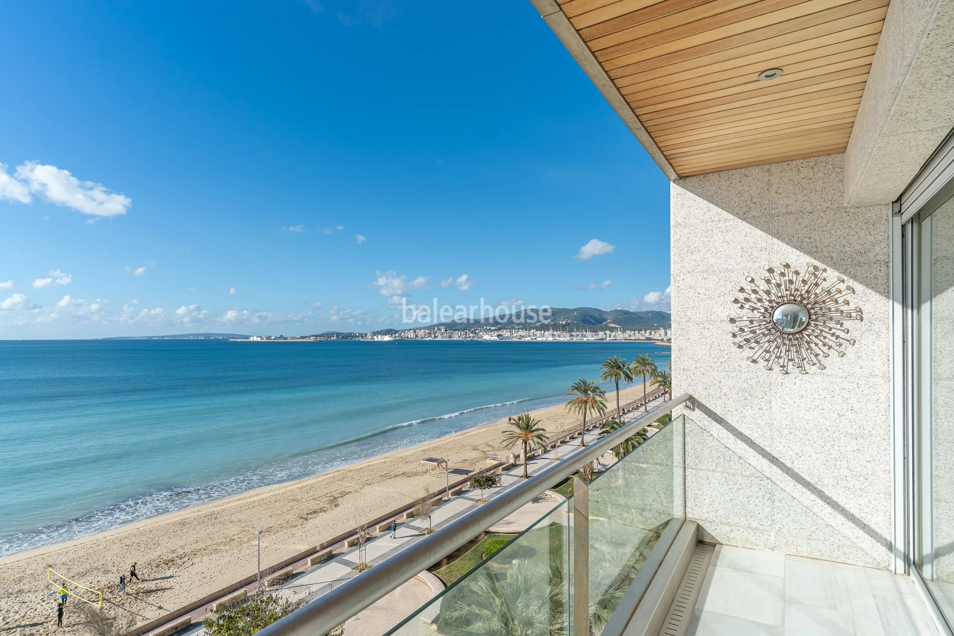 Vistas espectaculares y únicas al mar y a toda la bahía de Palma desde este gran piso en el Portixol