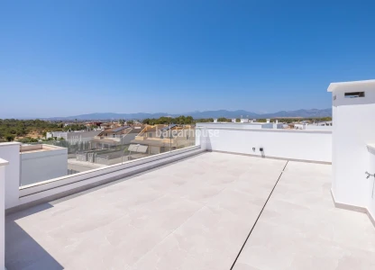 Contemporary architecture and Mediterranean living in this villa just minutes from Palma