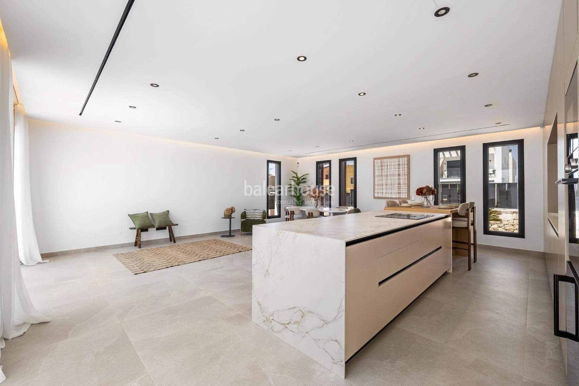 Zeitgenössische Architektur und mediterranes Lebensgefühl in dieser Villa nahe Palma