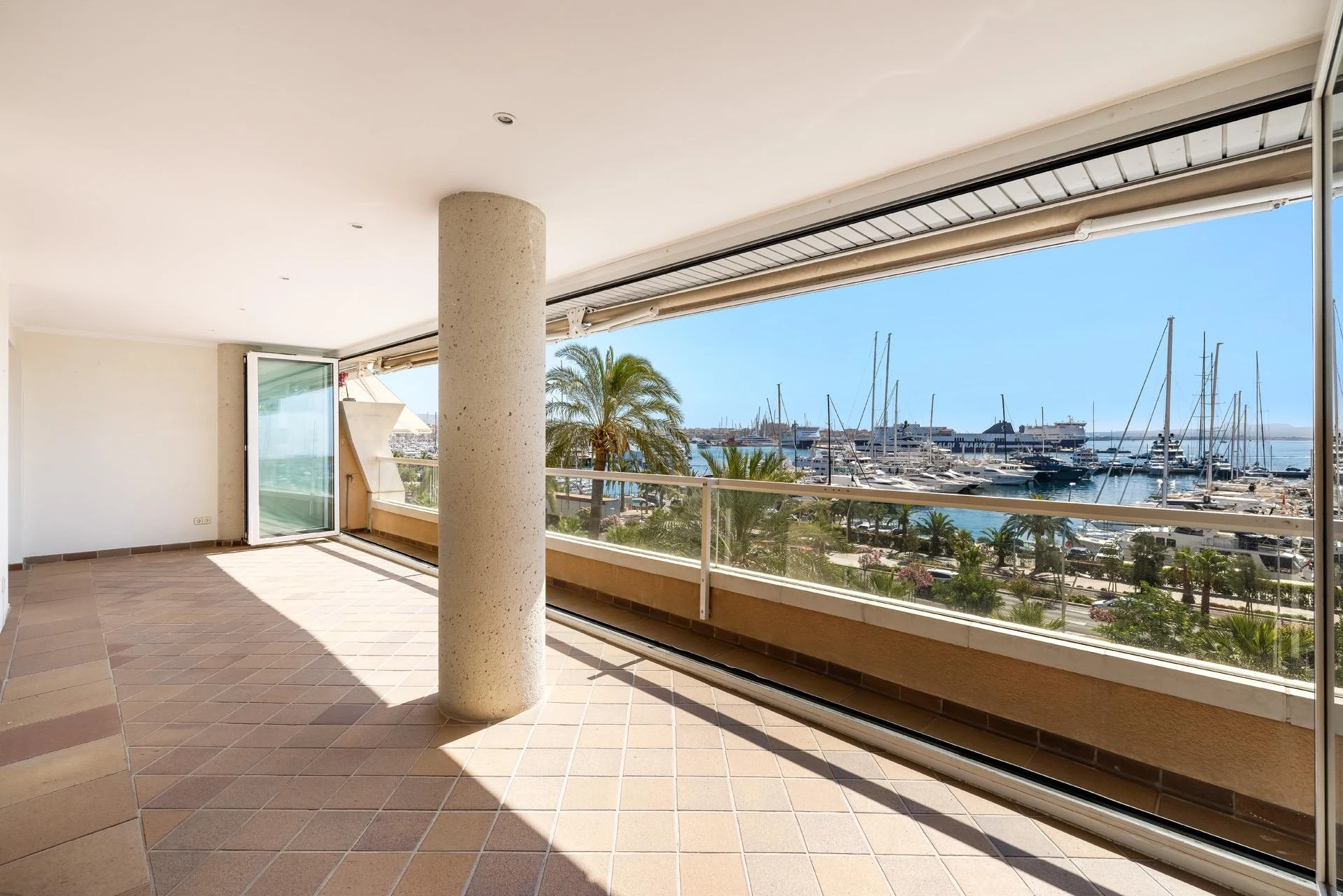 Elegantes Apartment direkt am Meer mit großer Terrasse und spektakulärem Blick auf den Paseo Marítimo von Palma