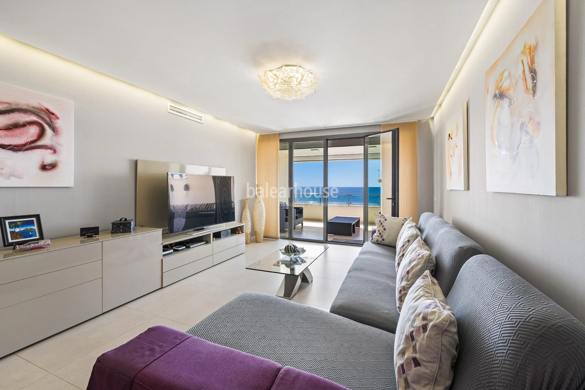 Spectacular Sea Views from this Bright Apartment on the Portixol Seafront