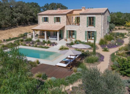Tradition and contemporary comfort in this large new finca surrounded by nature, close to beautiful beaches