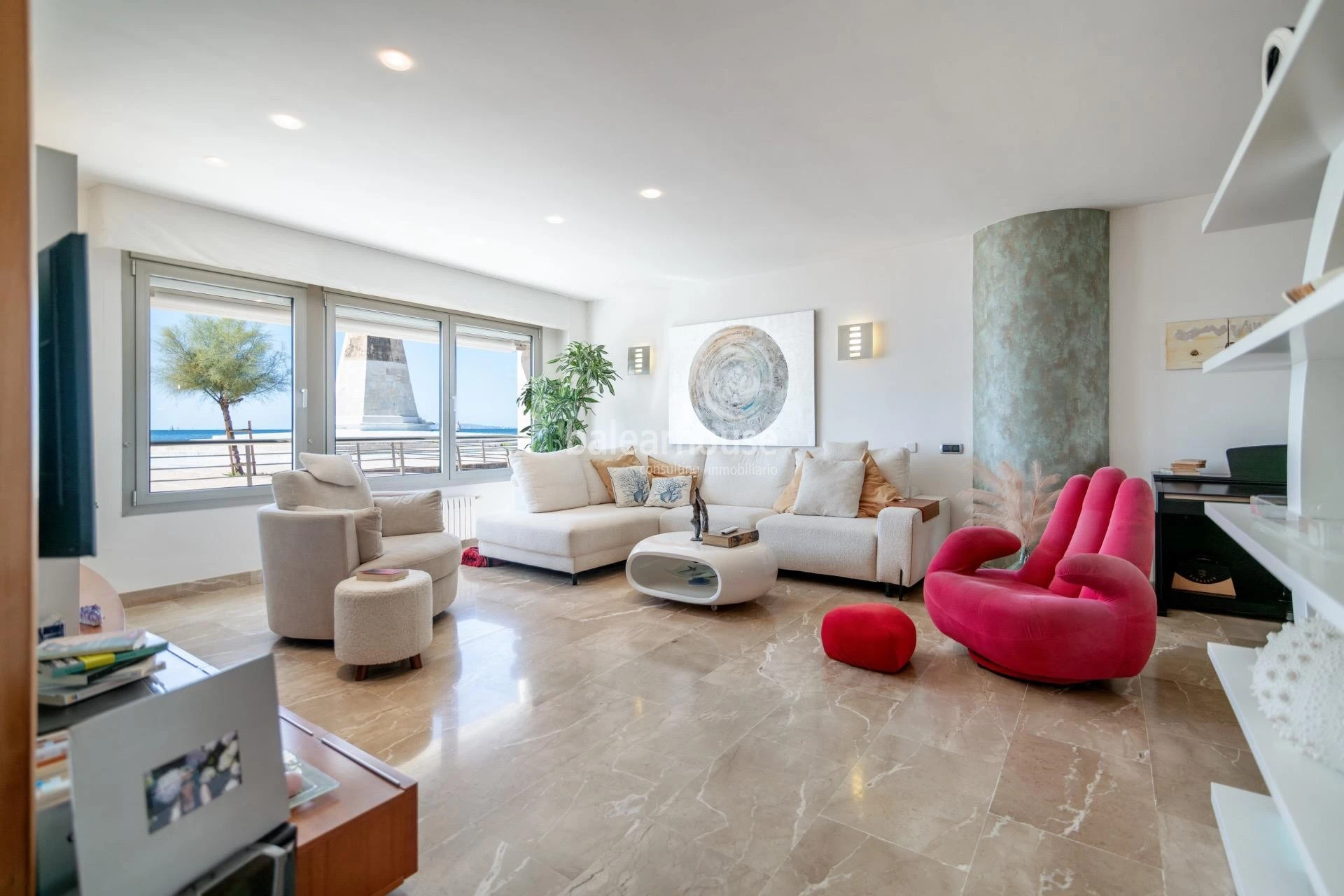 Magnífica casa frente al Mediterráneo con jardín, terraza y altas calidades en el privilegiado paseo del Portixol-Molinar