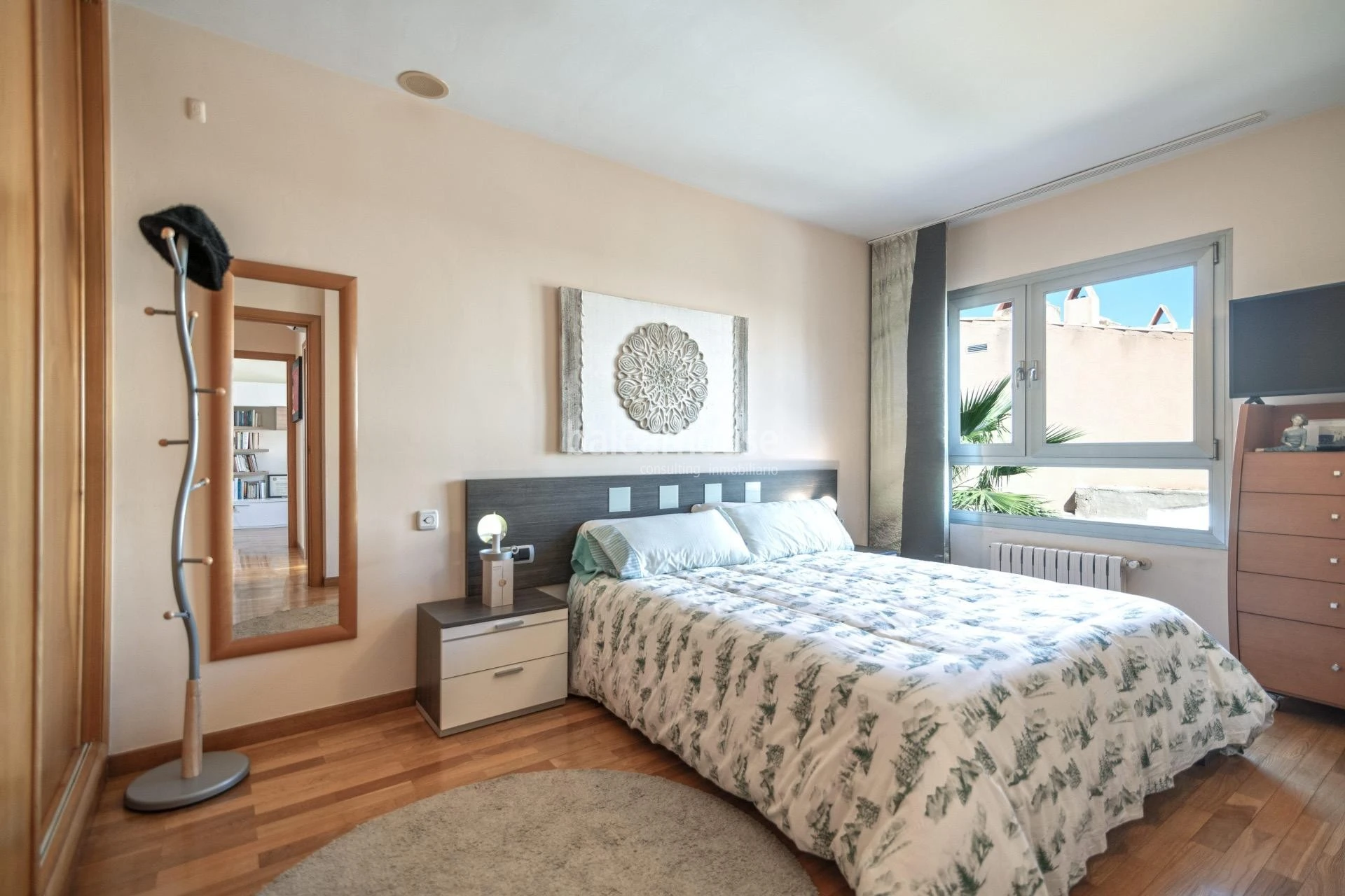 Magnífica casa frente al Mediterráneo con jardín, terraza y altas calidades en el privilegiado paseo del Portixol-Molinar