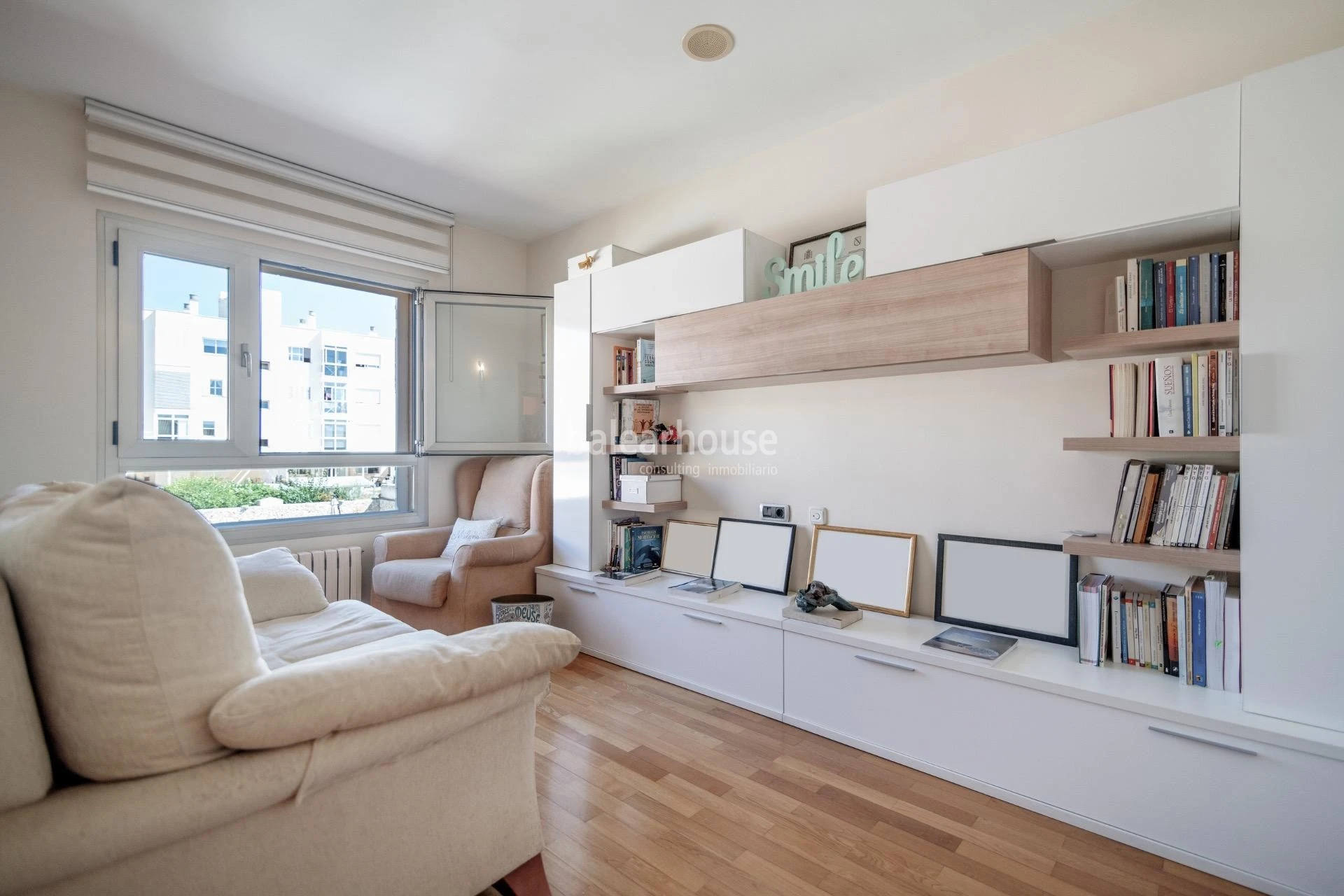 Magnífica casa frente al Mediterráneo con jardín, terraza y altas calidades en el privilegiado paseo del Portixol-Molinar