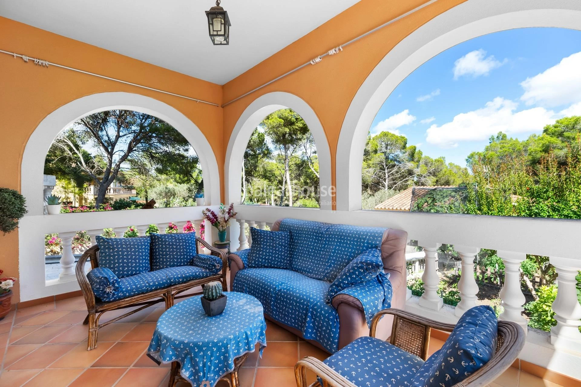 Bonito chalet con gran área de jardín, piscina y vistas despejadas a la montaña en Santa Ponsa