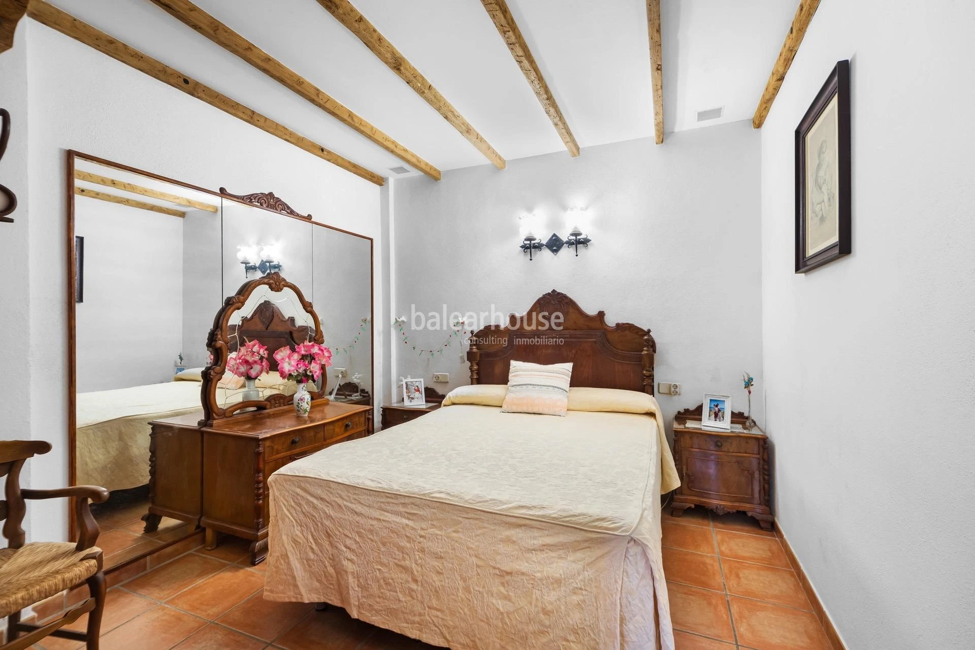 Bonito chalet con gran área de jardín, piscina y vistas despejadas a la montaña en Santa Ponsa