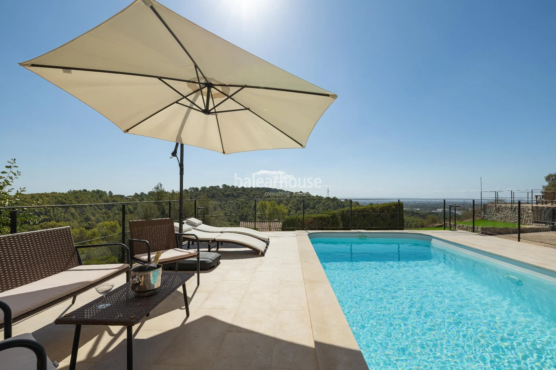 Beautiful views of the entire Tramuntana and Palma from this finca set high above Esporles
