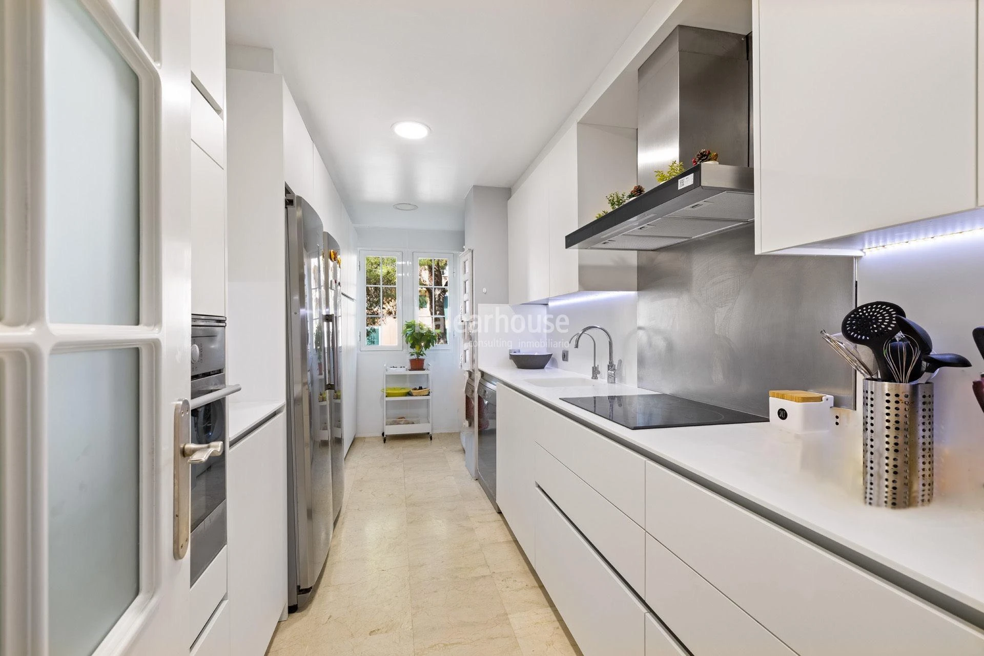 Geräumige, helle Wohnung mit Terrasse, Pool und Gärten, nahe den Stränden und direkt am Golfplatz in Puig de Ros