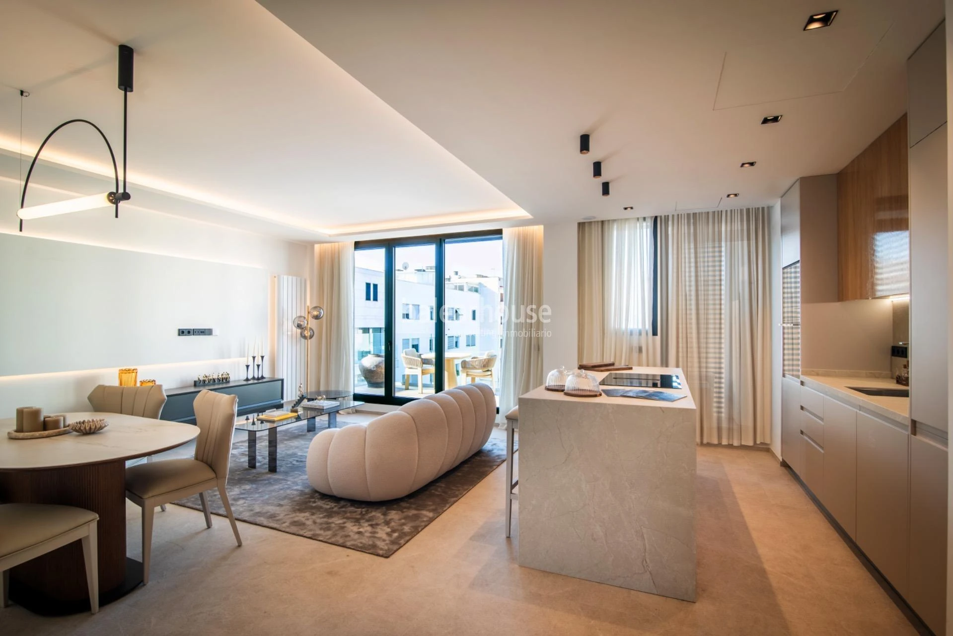 Altas calidades y diseño moderno en estos áticos de obra nueva junto al golf y zonas verdes en Palma