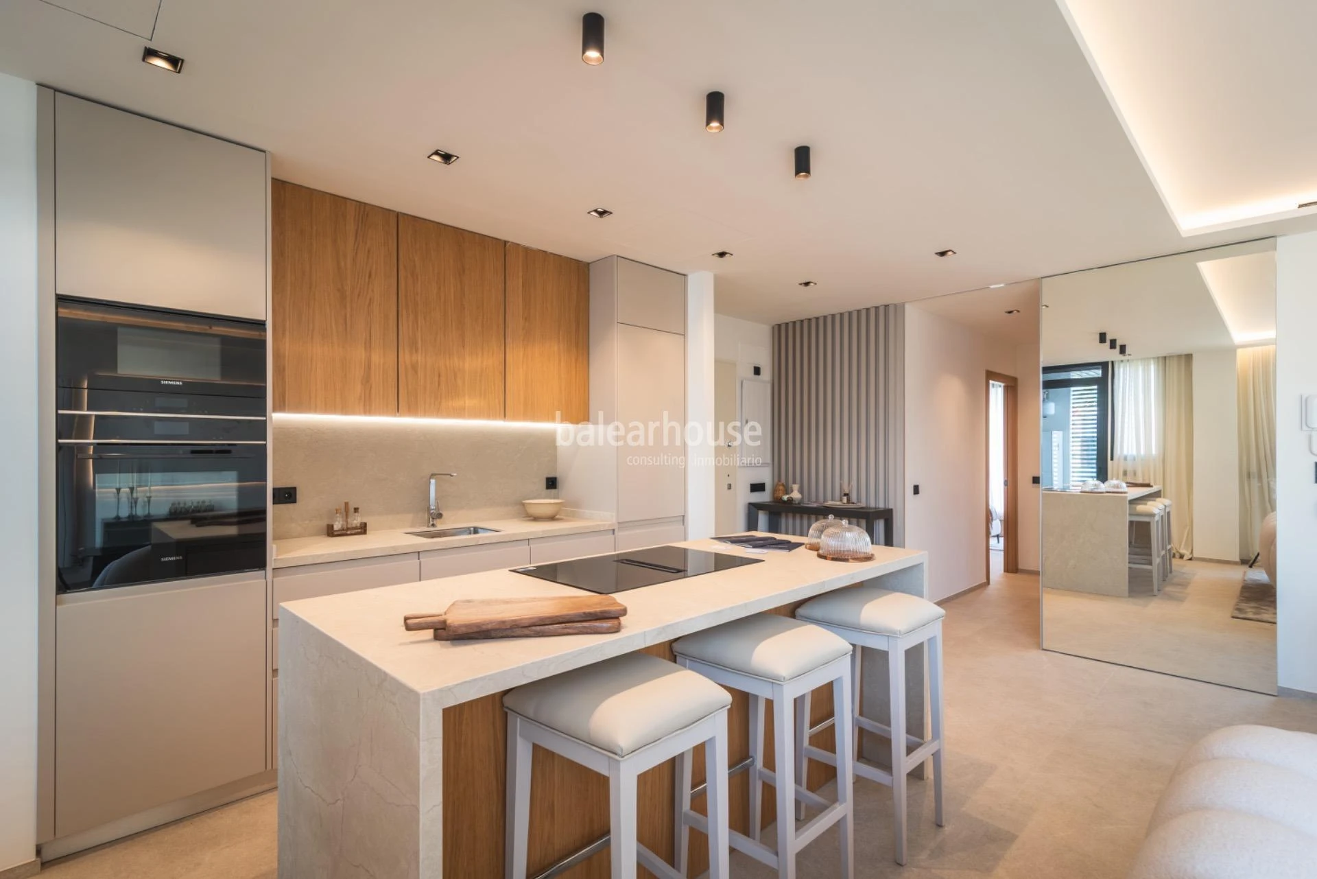 Altas calidades y diseño moderno en estos áticos de obra nueva junto al golf y zonas verdes en Palma